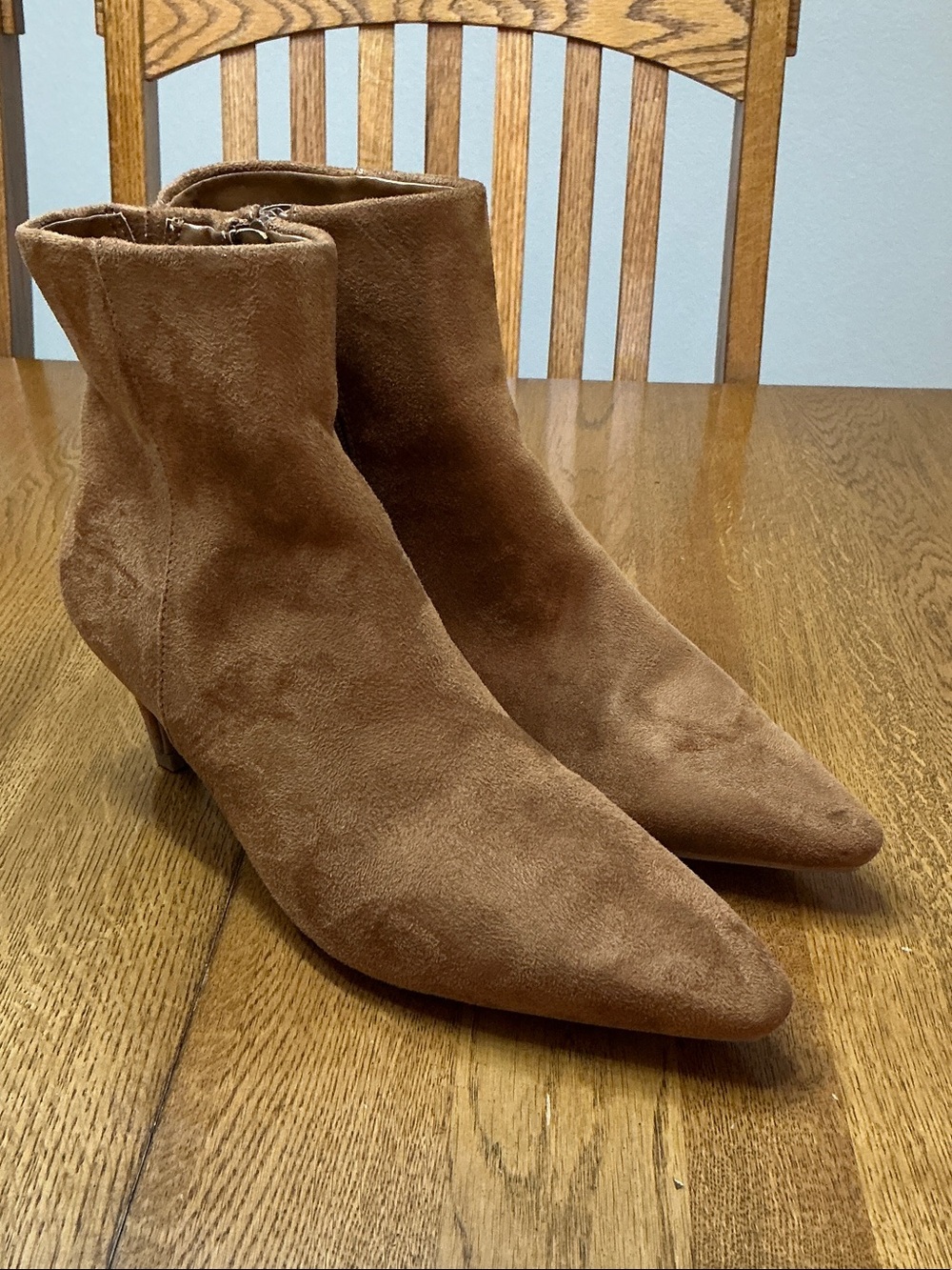 Woman’s Universal Thread camel suede like zip booties. Size 10. Manmade.Like new